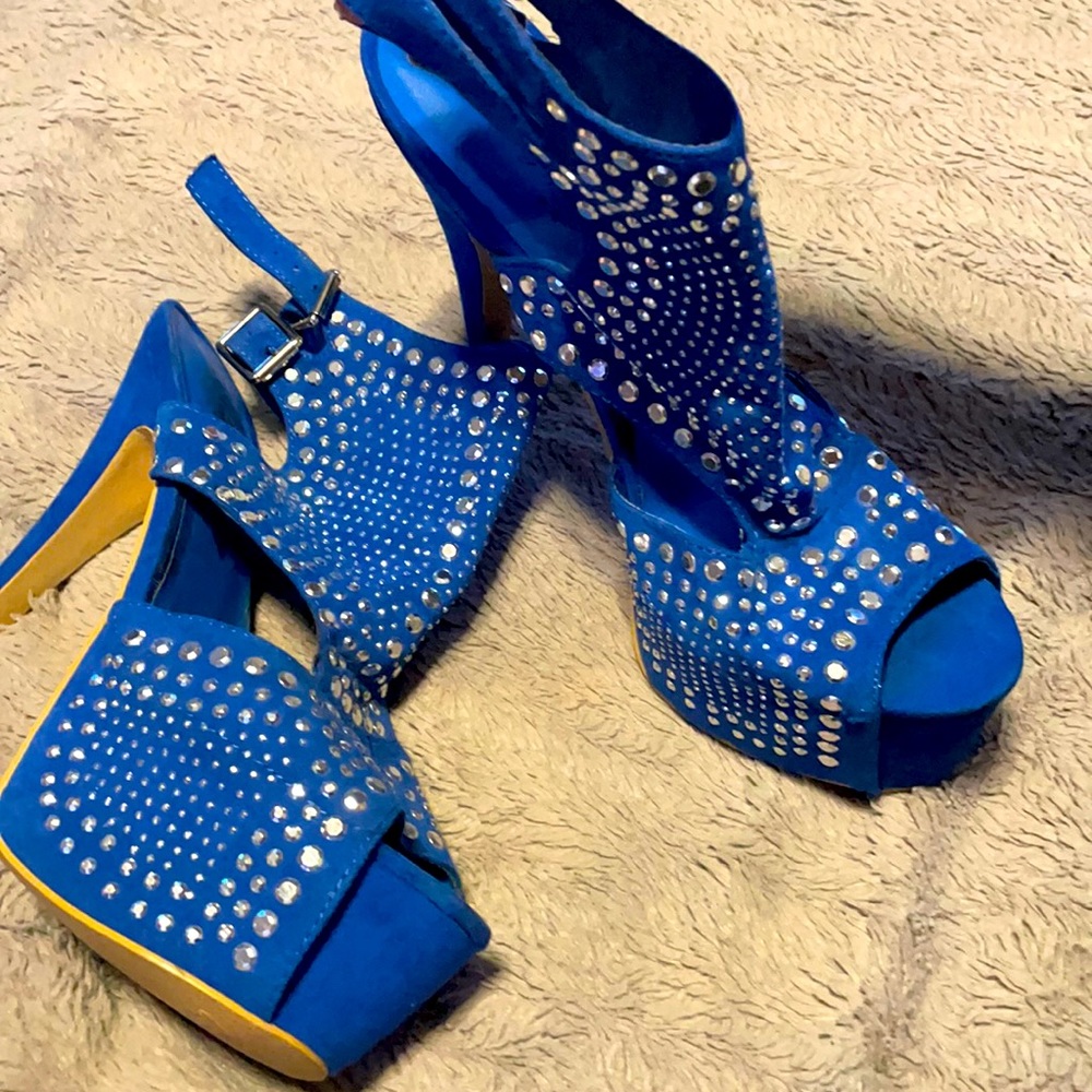 Penny Loves Kenny Size 9 Blue Sparkling Stud Heels